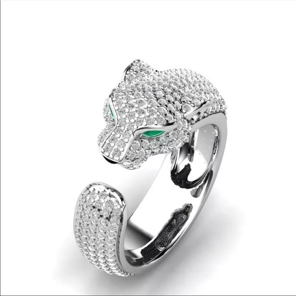 Jewelry - Firm❗️Full crystal inlaid leopard ring